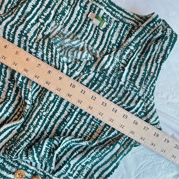 Anthropologie Ett Twa Safari V Neck Short Romper Green white Stripes (Sโฆ - Picture 11 of 14
